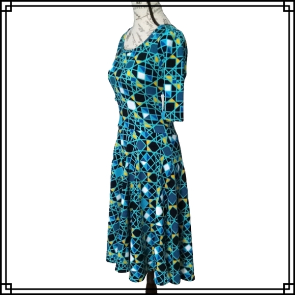 LulaRoe Nicole Green Geo Print Dress Size XS - Picture 6 of 9
